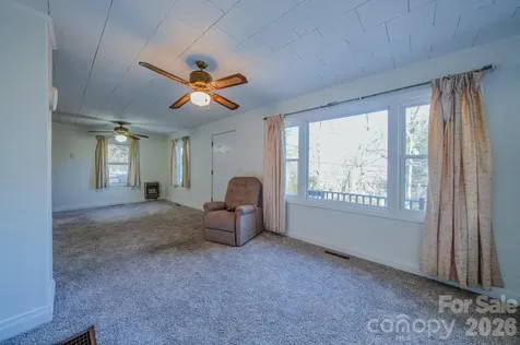 550 Saluda Street Hendersonville NC 28791