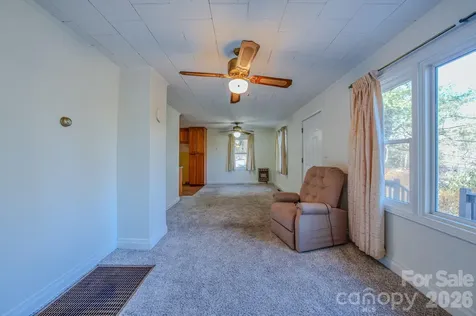 550 Saluda Street Hendersonville NC 28791