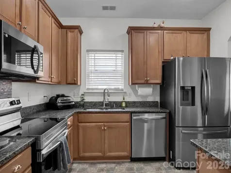 5912 Almond Road Charlotte NC 28227
