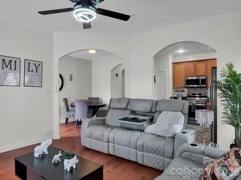 5912 Almond Road Charlotte NC 28227