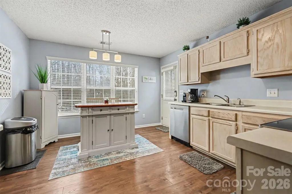 6323 Pine Hollow Drive Charlotte NC 28212