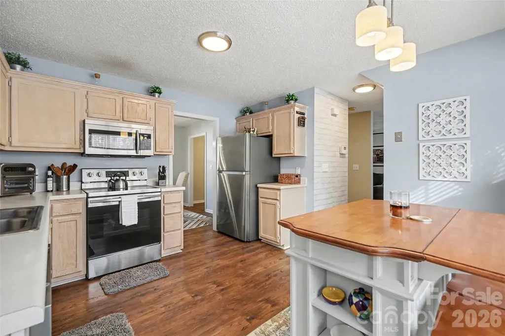 6323 Pine Hollow Drive Charlotte NC 28212