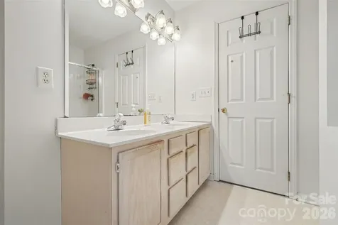 6323 Pine Hollow Drive Charlotte NC 28212