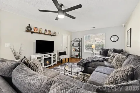 6323 Pine Hollow Drive Charlotte NC 28212