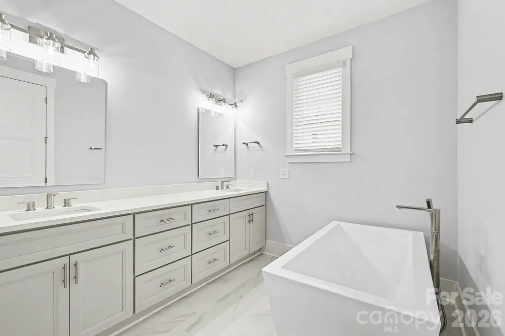 2305 Sanders Avenue Charlotte NC 28216