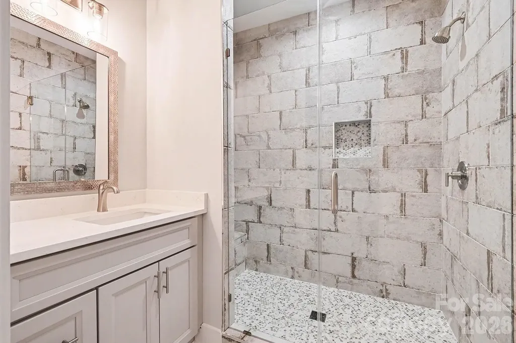 2305 Sanders Avenue Charlotte NC 28216