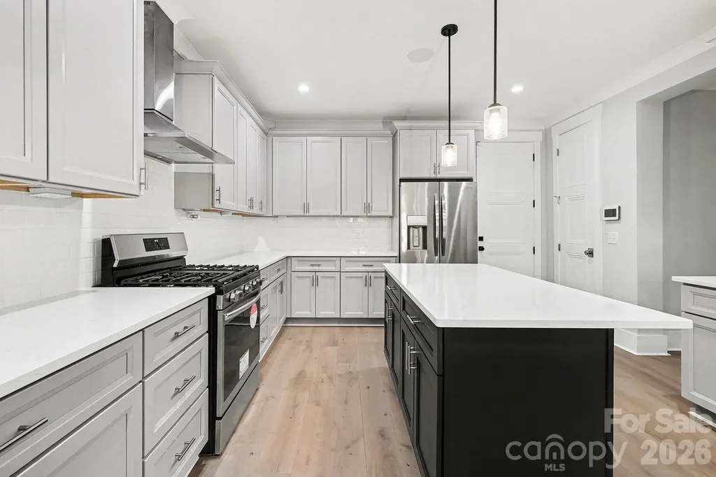2305 Sanders Avenue Charlotte NC 28216