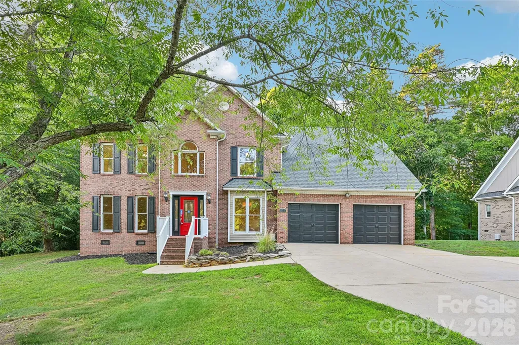 122 W Tattersall Drive Statesville NC 28677