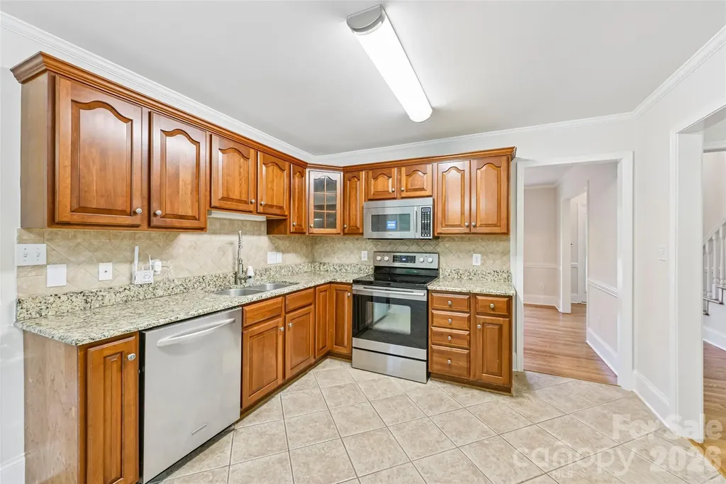 122 W Tattersall Drive Statesville NC 28677