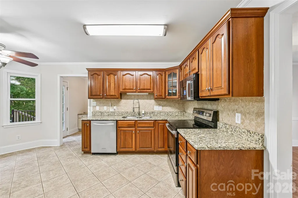 122 W Tattersall Drive Statesville NC 28677