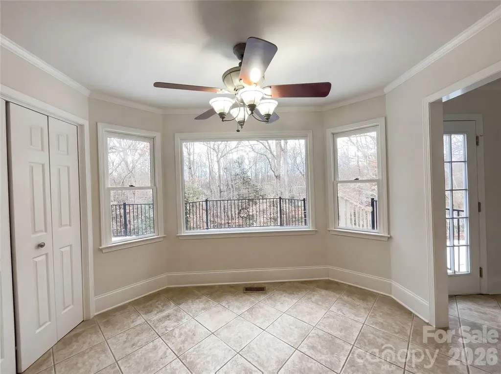 122 W Tattersall Drive Statesville NC 28677