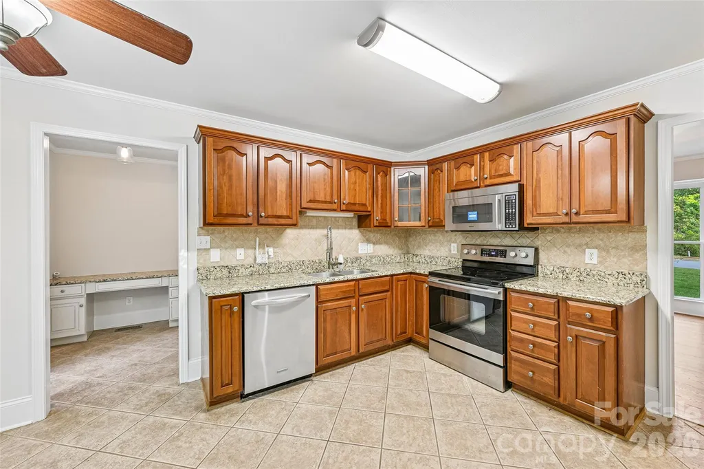 122 W Tattersall Drive Statesville NC 28677