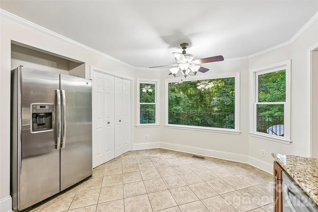 122 W Tattersall Drive Statesville NC 28677