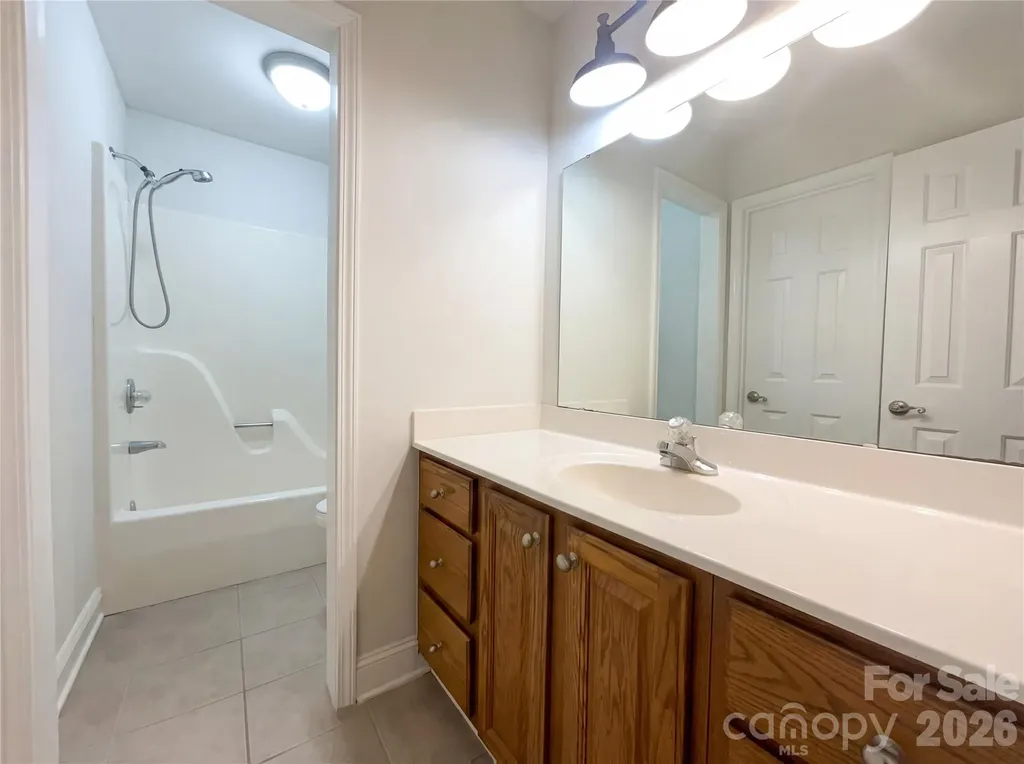122 W Tattersall Drive Statesville NC 28677