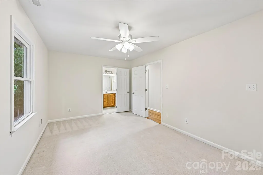 122 W Tattersall Drive Statesville NC 28677