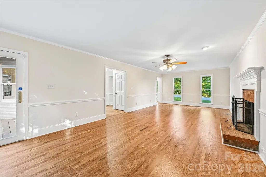 122 W Tattersall Drive Statesville NC 28677