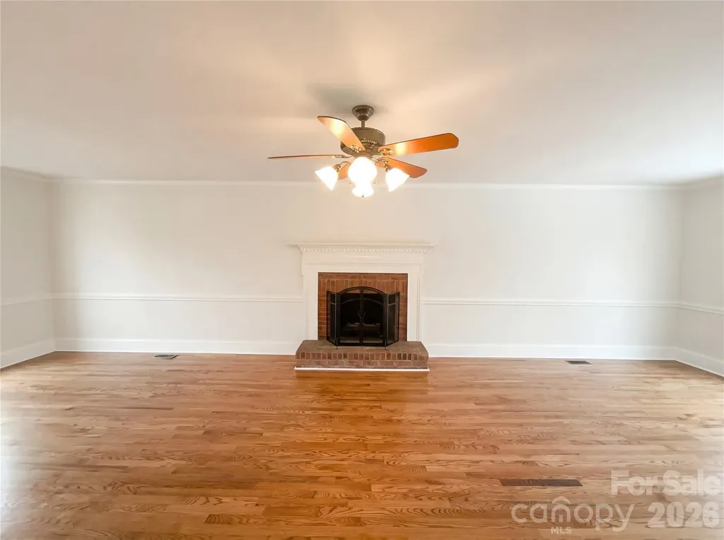 122 W Tattersall Drive Statesville NC 28677