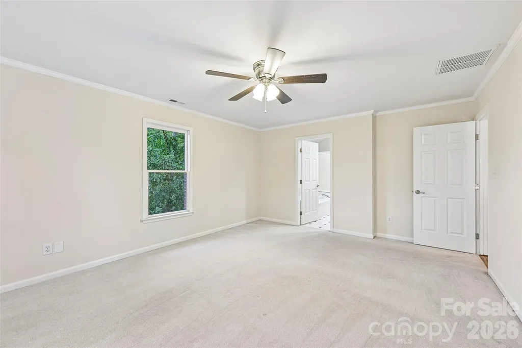 122 W Tattersall Drive Statesville NC 28677