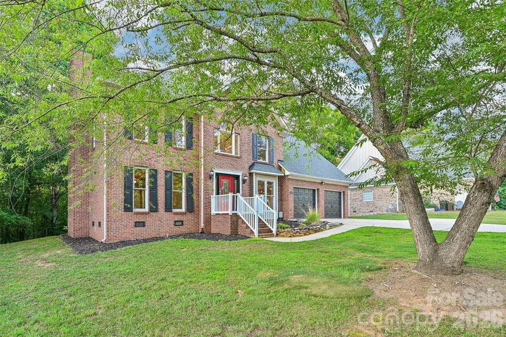 122 W Tattersall Drive Statesville NC 28677