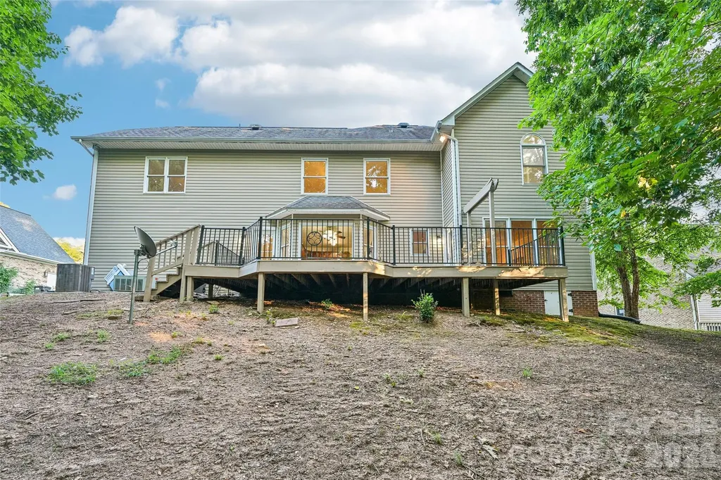 122 W Tattersall Drive Statesville NC 28677
