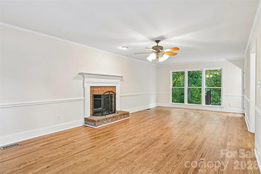 122 W Tattersall Drive Statesville NC 28677