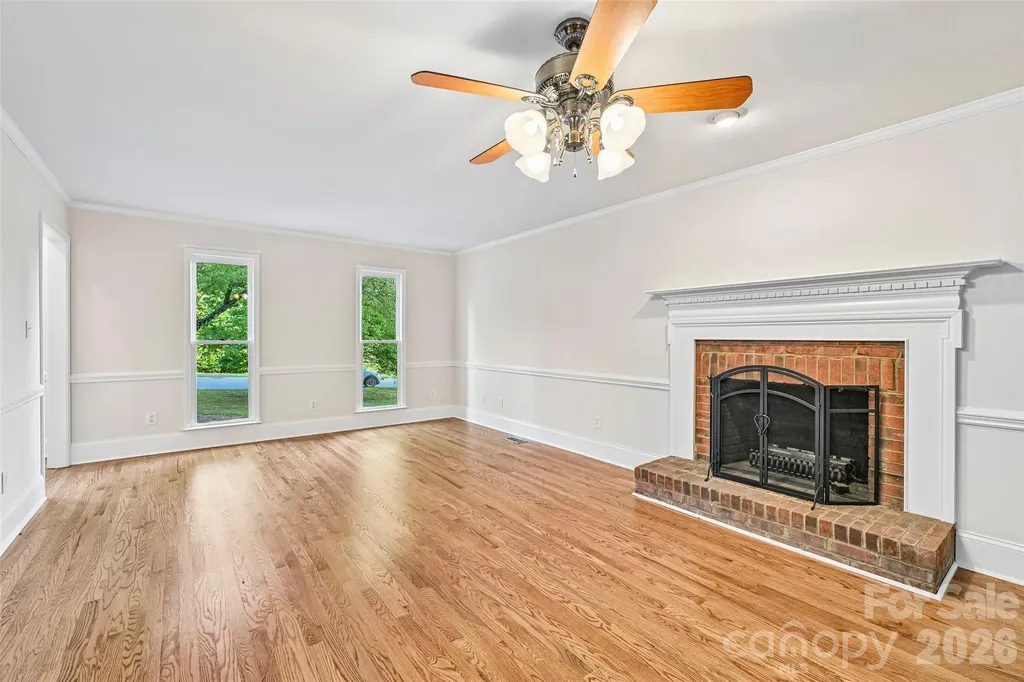122 W Tattersall Drive Statesville NC 28677