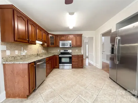 122 W Tattersall Drive Statesville NC 28677