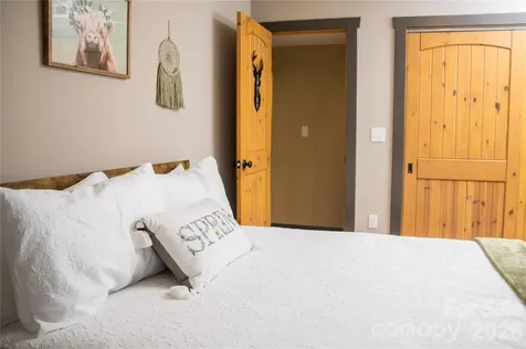 425 Flat Top Mountain Road Fairview NC 28730