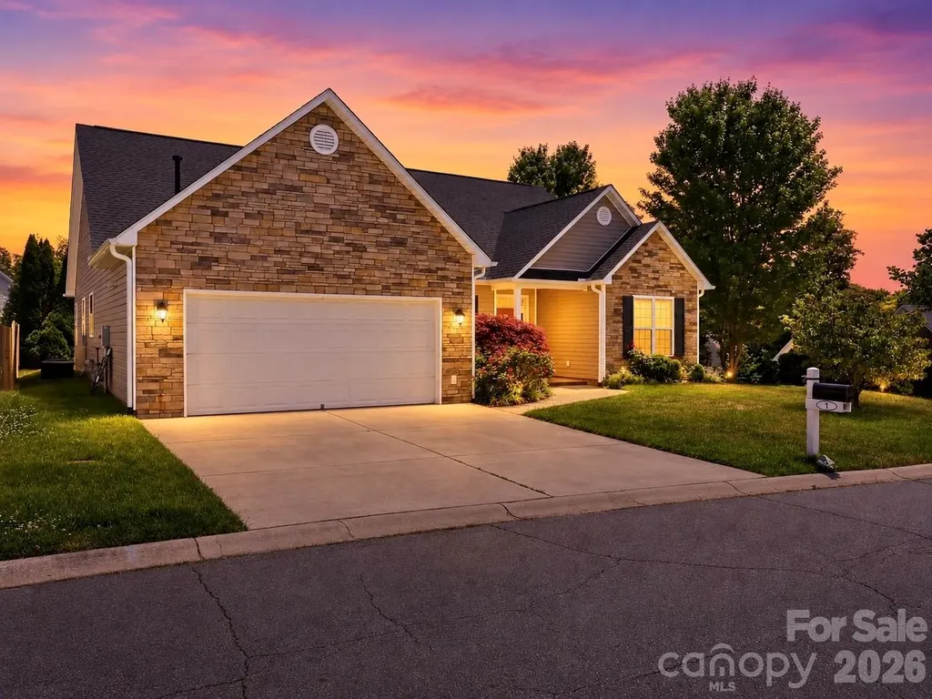 1 Breyerton Court Asheville NC 28804
