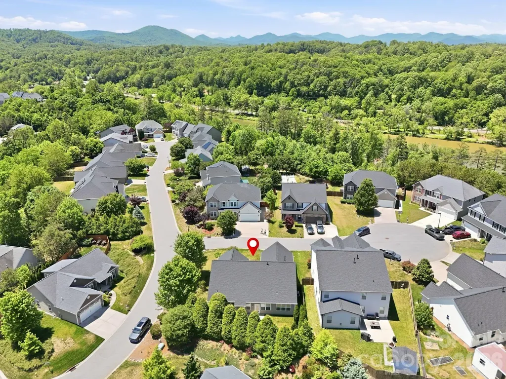 1 Breyerton Court Asheville NC 28804