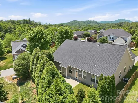 1 Breyerton Court Asheville NC 28804