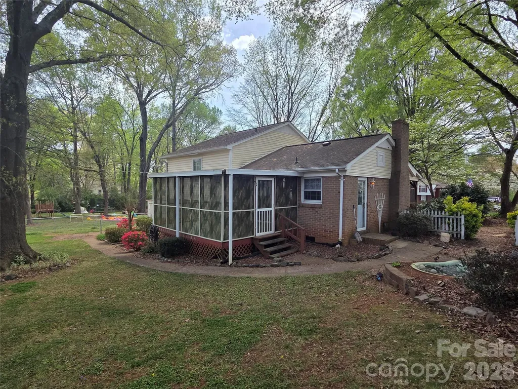 4709 Oakwood Circle Gastonia NC 28056