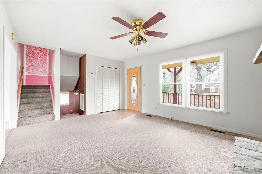 4709 Oakwood Circle Gastonia NC 28056