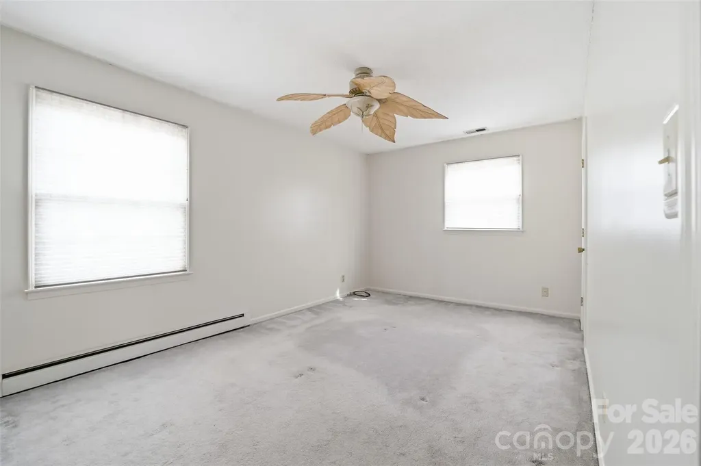 4709 Oakwood Circle Gastonia NC 28056