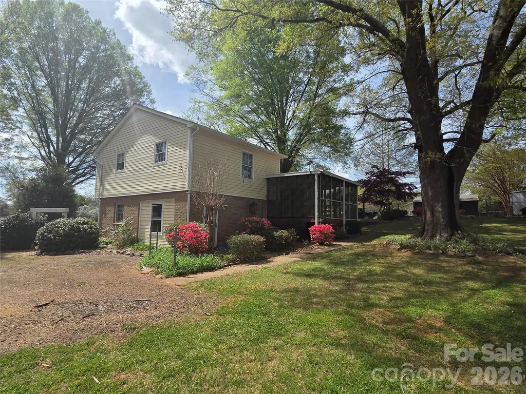 4709 Oakwood Circle Gastonia NC 28056