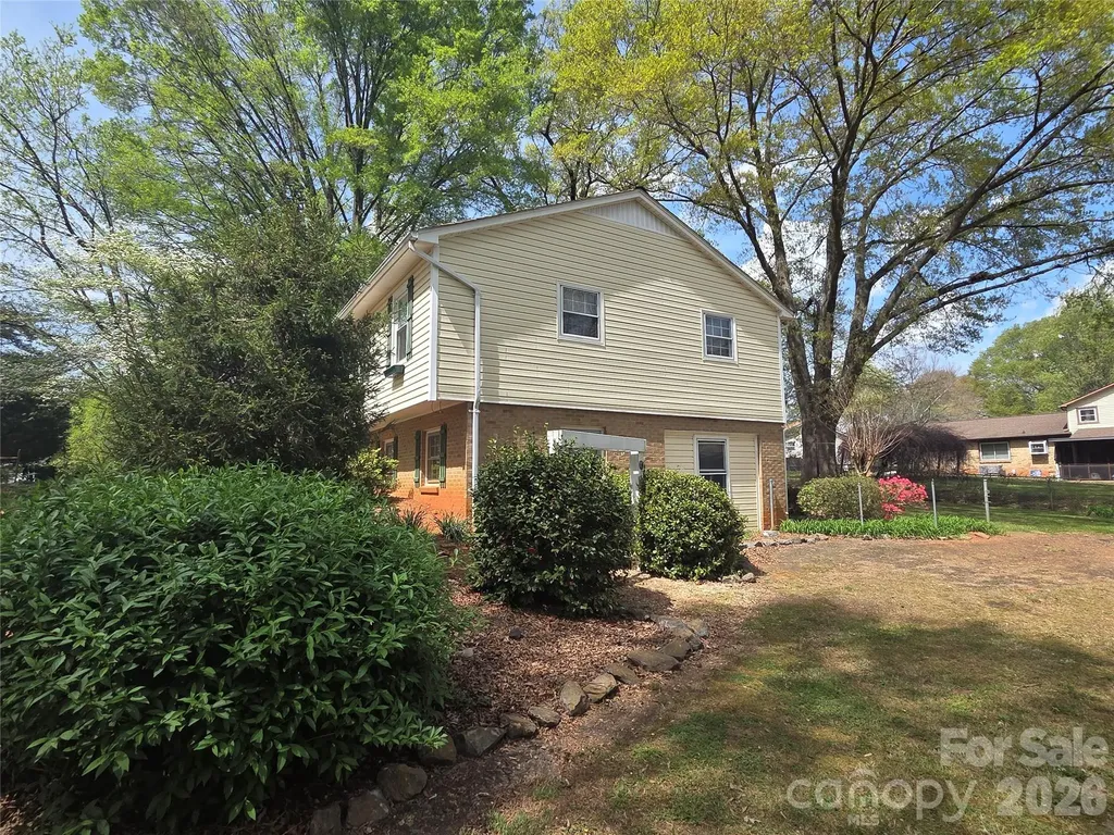 4709 Oakwood Circle Gastonia NC 28056