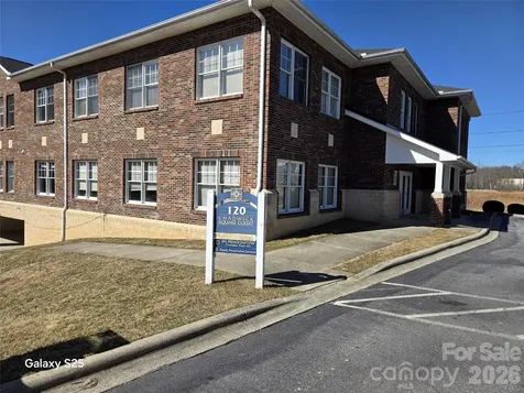 120 Chadwick Square Court Hendersonville NC 28739