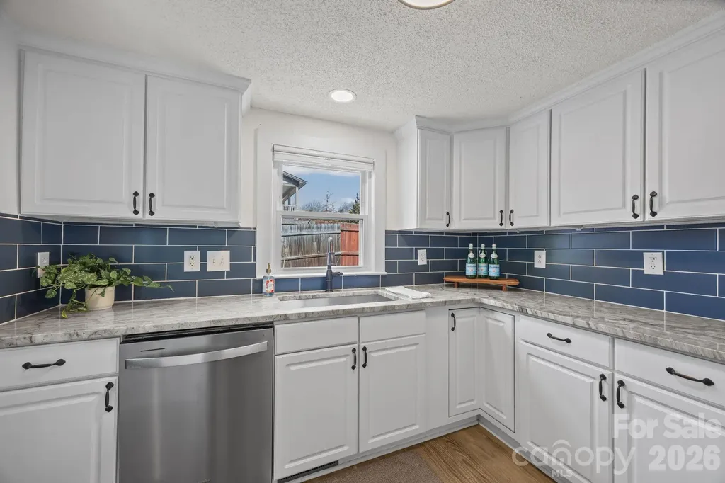 164 Lakeside Drive Asheville NC 28806