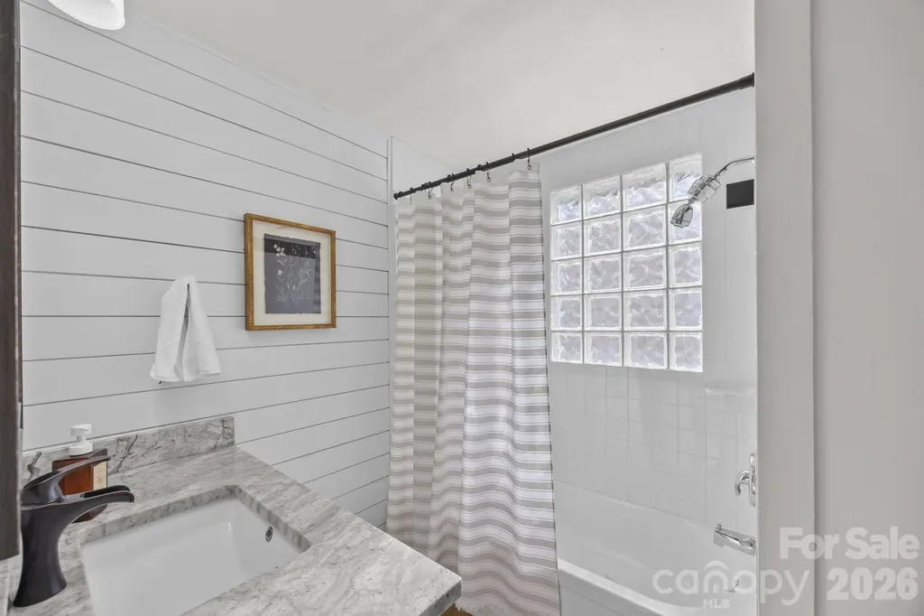 164 Lakeside Drive Asheville NC 28806