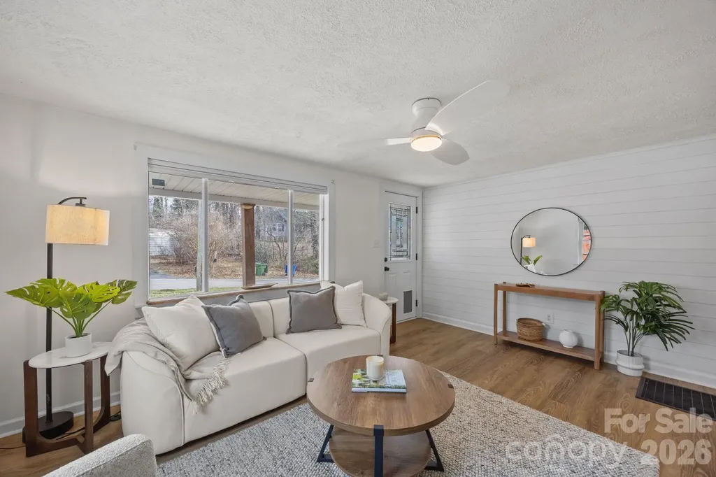 164 Lakeside Drive Asheville NC 28806