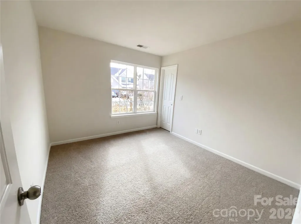 3727 Pimilico Trace Lane Charlotte NC 28216
