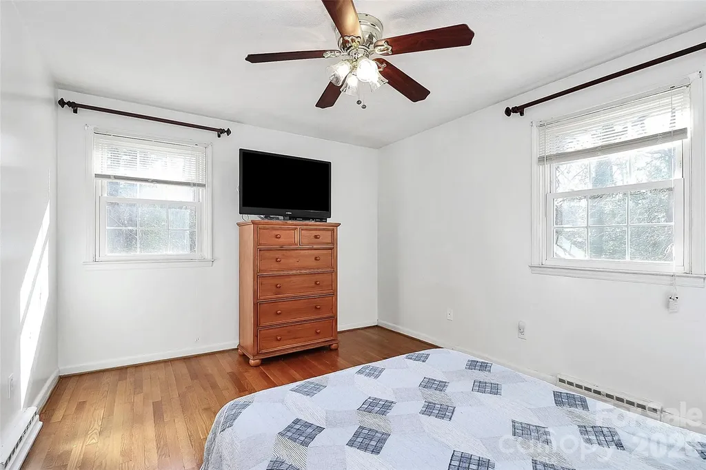 2111 Parkdale Avenue Gastonia NC 28052