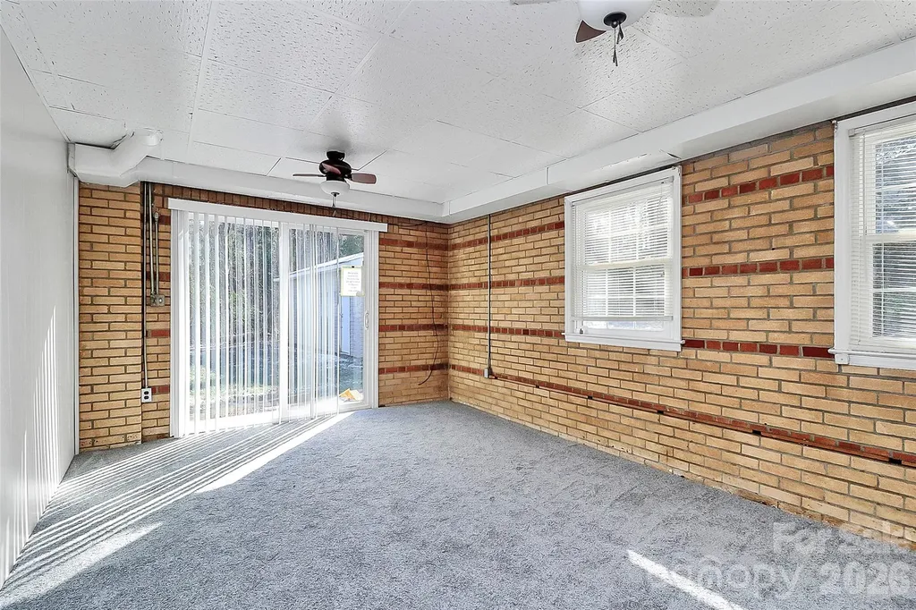 2111 Parkdale Avenue Gastonia NC 28052