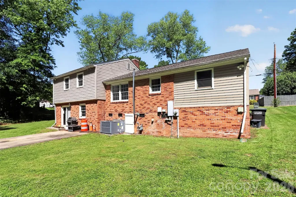 2111 Parkdale Avenue Gastonia NC 28052