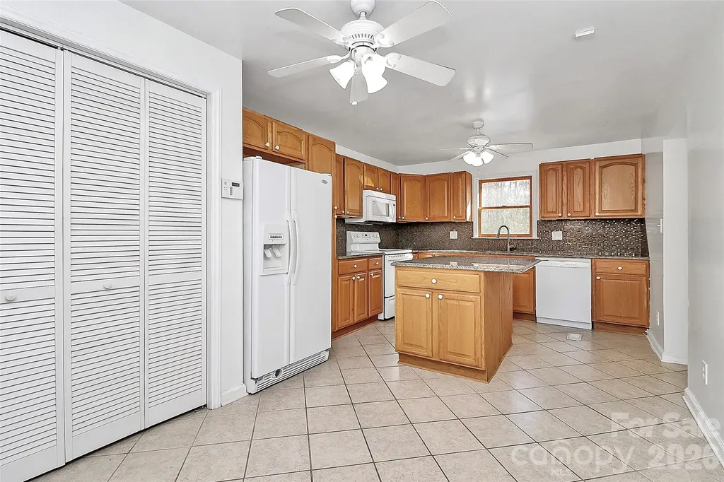 2111 Parkdale Avenue Gastonia NC 28052