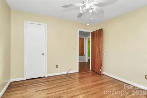 2111 Parkdale Avenue Gastonia NC 28052