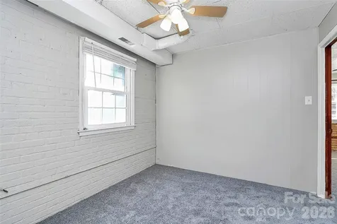 2111 Parkdale Avenue Gastonia NC 28052