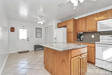 2111 Parkdale Avenue Gastonia NC 28052