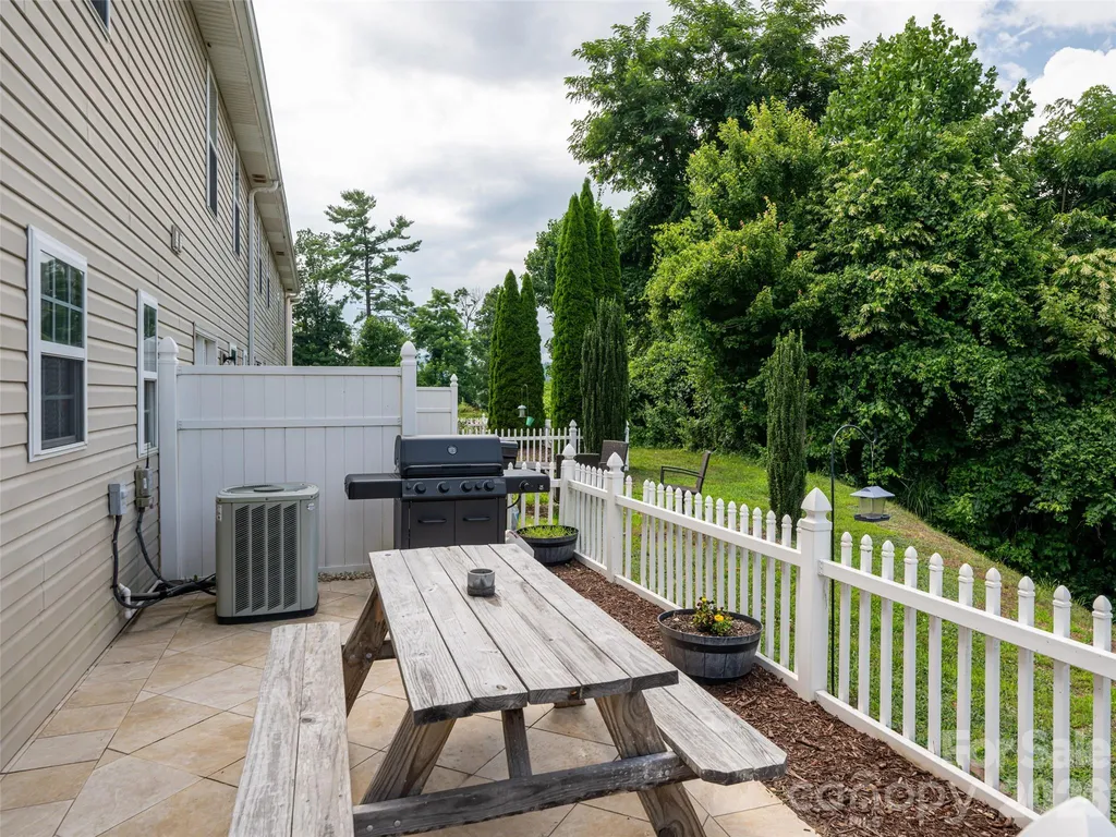 93 Sunny Meadows Boulevard Arden NC 28704