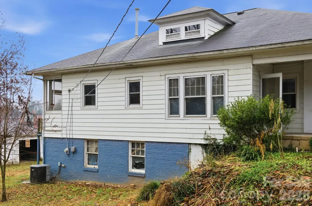 1011 Ashe Avenue NW Lenoir NC 28645